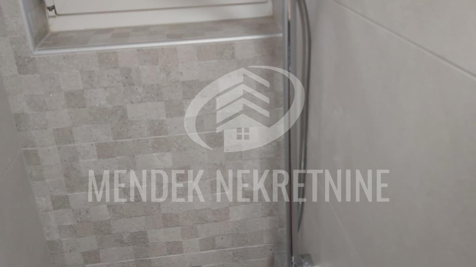 200 m od mora! Apartman u prizemlju 24 m2, parking, Stara Novalja