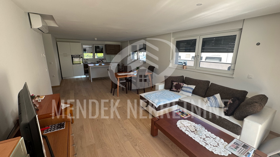 Appartamento&comma; 226 m2&comma; Vendita&comma; Vara&zcaron;din - Bronx