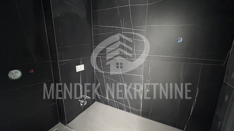 Stanovanje&comma; 230 m2&comma; Prodaja&comma; Vara&zcaron;din - Centar