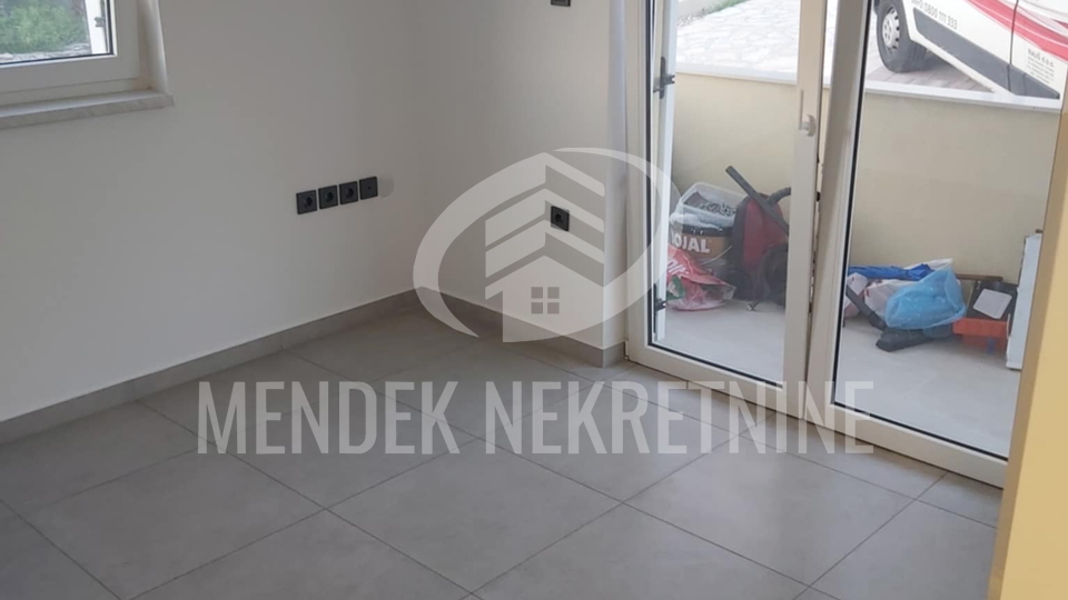 200 m od mora! Apartman u prizemlju 24 m2, parking, Stara Novalja