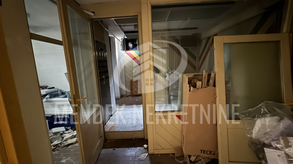 Iznajmljuje se atraktivan poslovni prostor u centru Vara&zcaron;dina &ndash; 122 m&sup2;