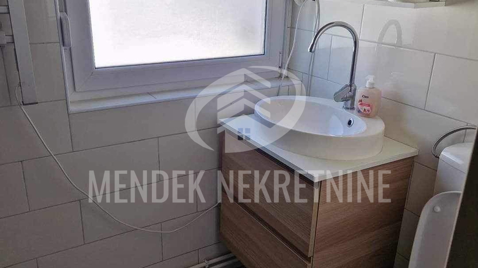 House&comma; 135 m2&comma; For Sale&comma; Vara&zcaron;din - Centar