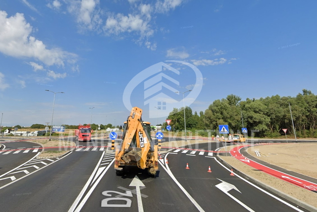ULAZ U VARAŽDIN - IDEALNO ZA TRGOVAČKE CENTRE