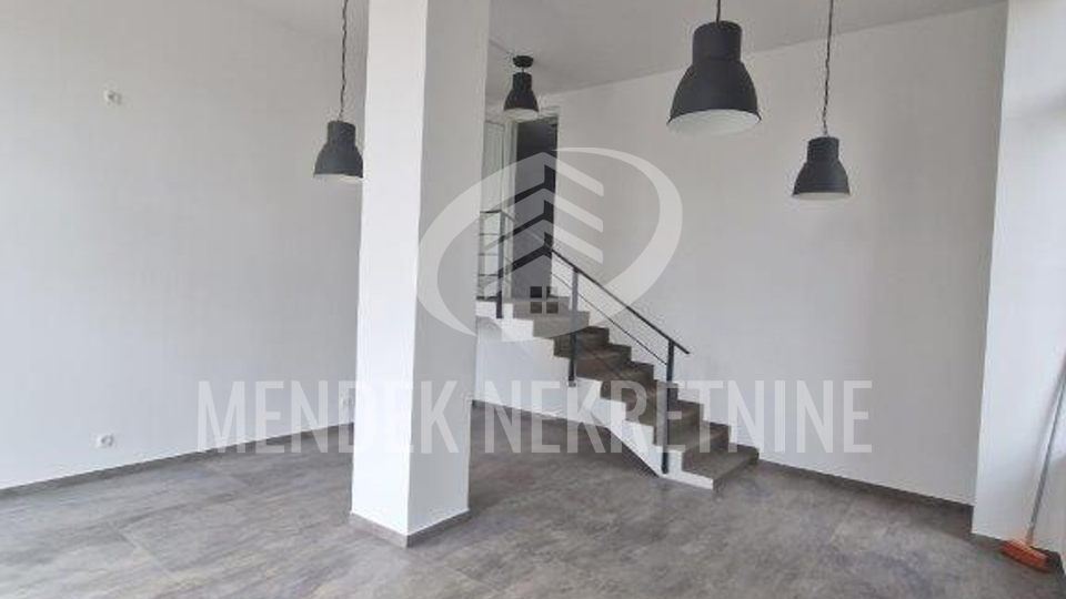 Commercial Property, 210 m2, For Rent, Varaždin - Centar