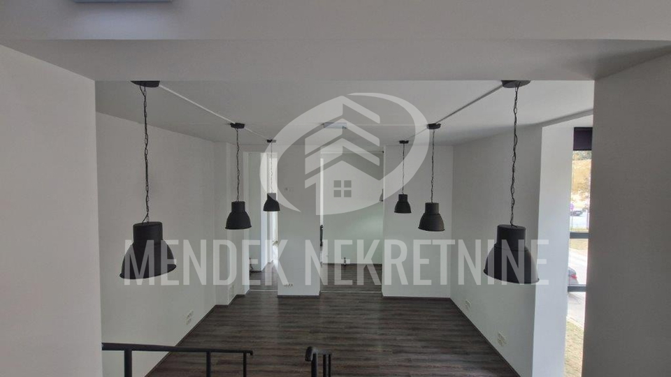 Commercial Property, 210 m2, For Rent, Varaždin - Centar