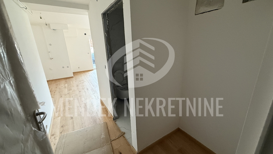 USELJIVO!  110,30 m2, prizemlje, natkriveno parkirno mjesto, Varaždin, centar, prodaja
