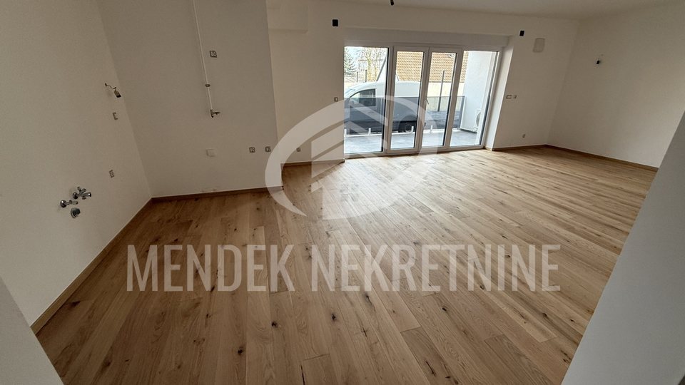 USELJIVO!  110,30 m2, prizemlje, natkriveno parkirno mjesto, Varaždin, centar, prodaja