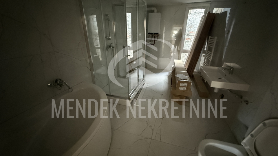 USELJIVO!  110,30 m2, prizemlje, natkriveno parkirno mjesto, Varaždin, centar, prodaja