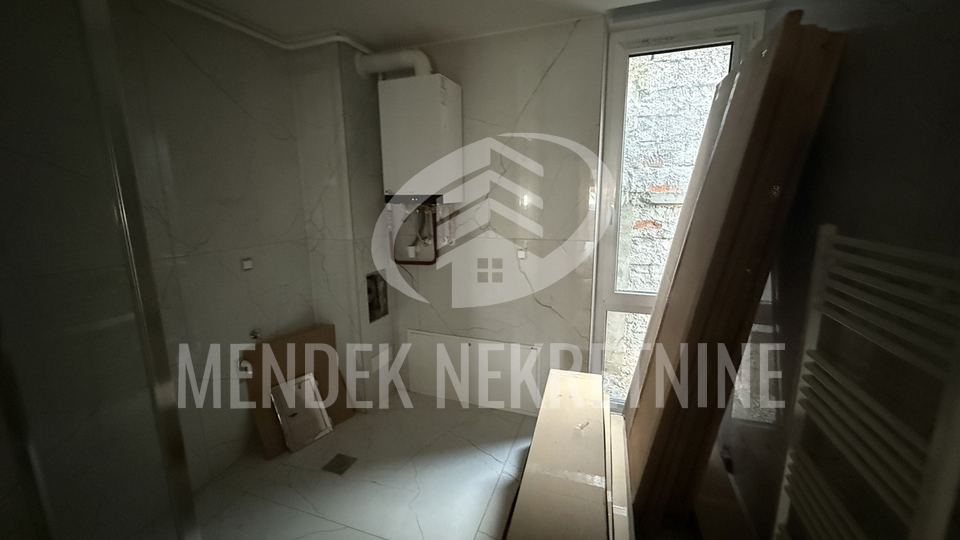 USELJIVO!  110,30 m2, prizemlje, natkriveno parkirno mjesto, Varaždin, centar, prodaja