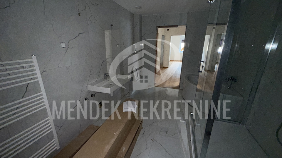 USELJIVO!  110,30 m2, prizemlje, natkriveno parkirno mjesto, Varaždin, centar, prodaja