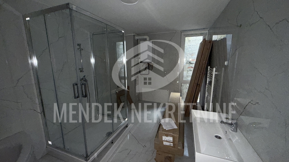 USELJIVO!  110,30 m2, prizemlje, natkriveno parkirno mjesto, Varaždin, centar, prodaja