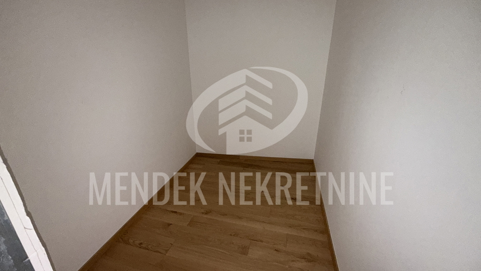 USELJIVO!  110,30 m2, prizemlje, natkriveno parkirno mjesto, Varaždin, centar, prodaja