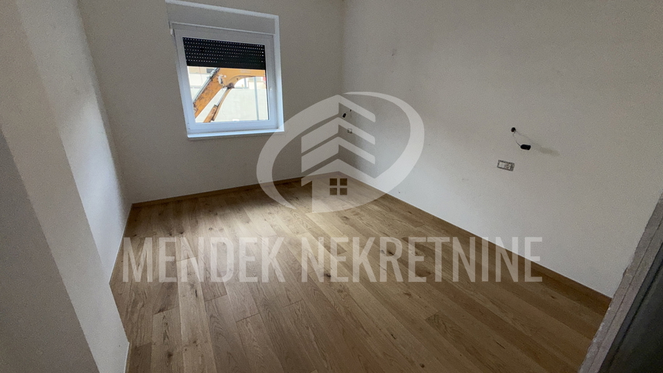 USELJIVO!  110,30 m2, prizemlje, natkriveno parkirno mjesto, Varaždin, centar, prodaja