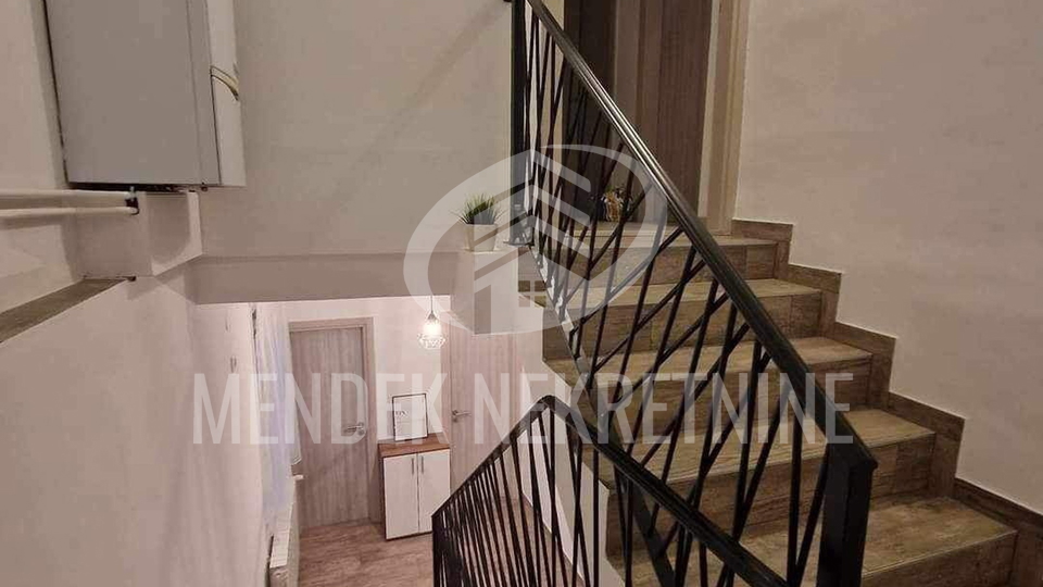 House&comma; 135 m2&comma; For Sale&comma; Vara&zcaron;din - Centar