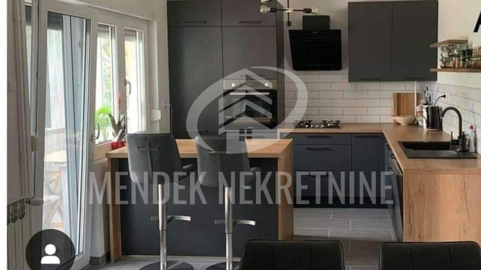 House&comma; 135 m2&comma; For Sale&comma; Vara&zcaron;din - Centar