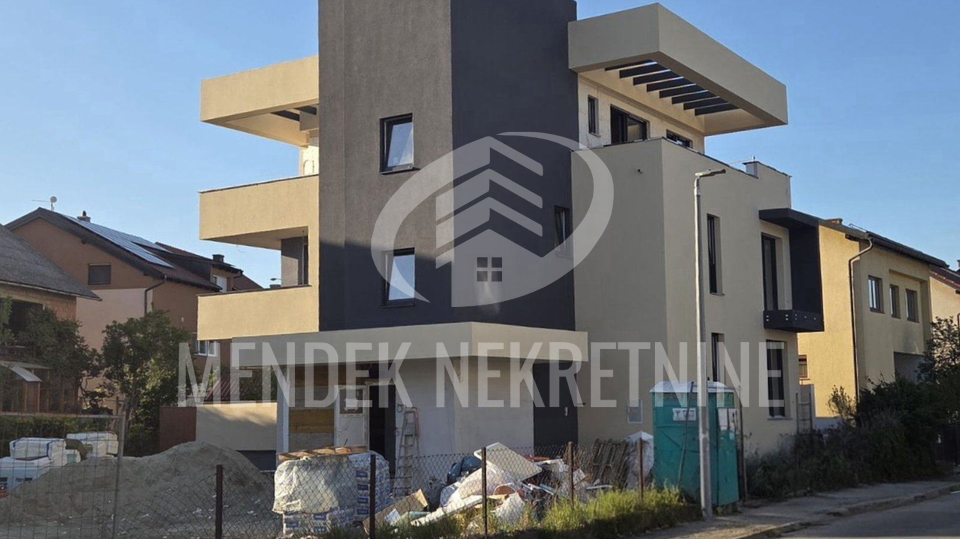 Appartamento&comma; 62 m2&comma; Vendita&comma; Vara&zcaron;din - Hallers