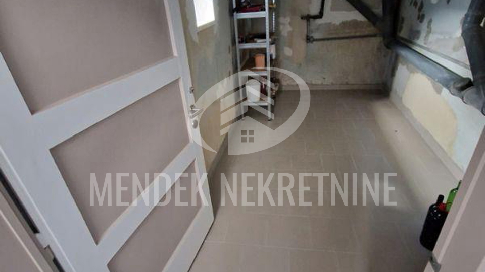 House&comma; 135 m2&comma; For Sale&comma; Vara&zcaron;din - Centar