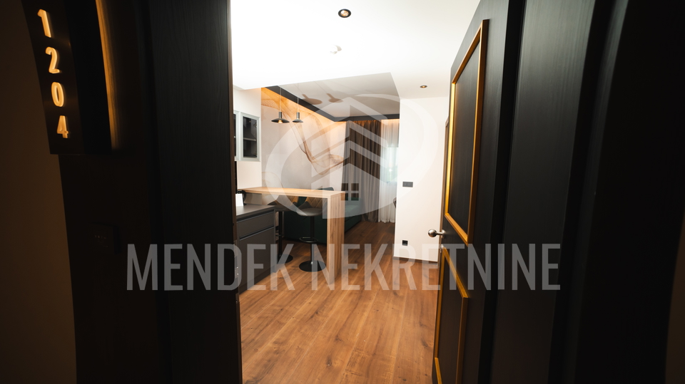NOVO! 2 SOBAN APARTMAN U SKLOPU HOTELA, VARAŽDIN, CENTAR