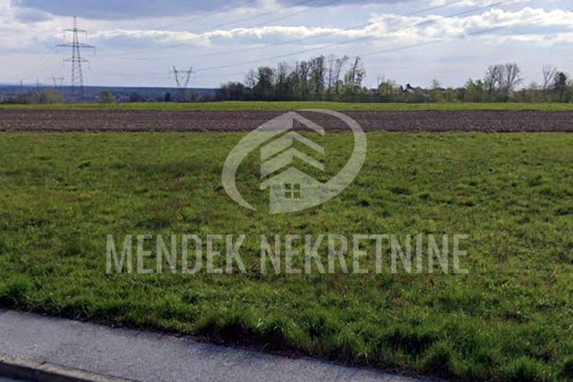 KUPINEČKI KRALJEVEC (Zagreb, Brezovica) – građevinsko zemljište 5.590 m² u naselju, pristup s javne ceste