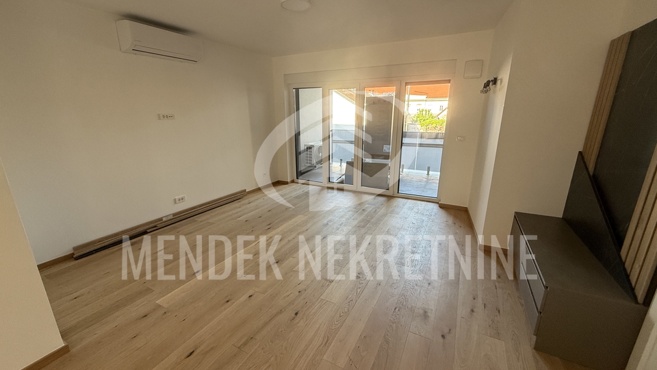 2-S stan 67,04 m2, 1. kat, lift, Vanjsko parkirno mjesto, Varaždin, centar, najam