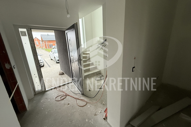 BEZ PROVIZIJE! NOVOGRADNJA! Obiteljski kvart! Kuća u nizu/stan s vrtom, 124,56 m2, prodaja
