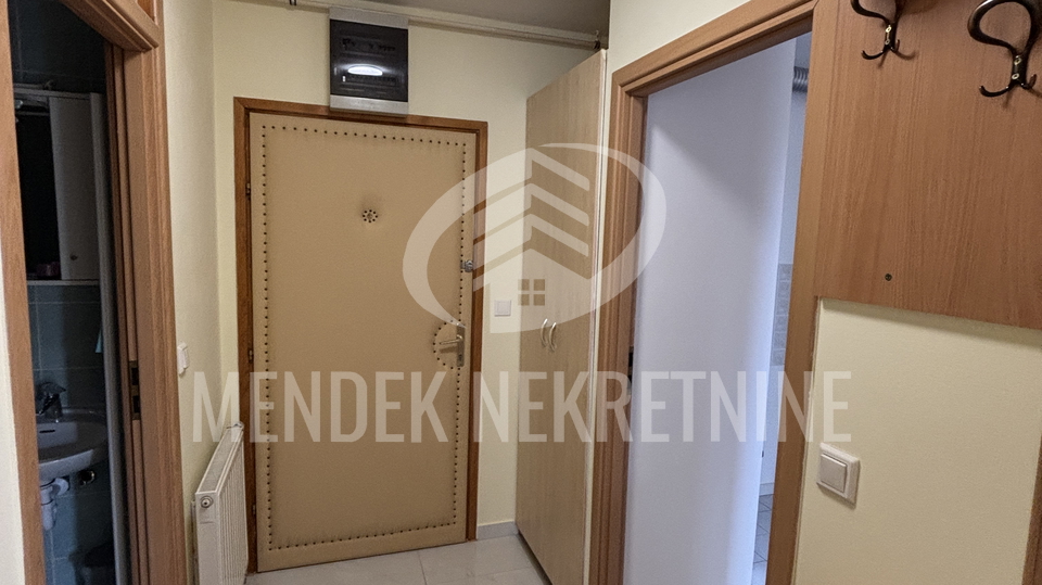 Wohnung&comma; 34 m2&comma; Vermietung&comma; Vara&zcaron;din - Banfica