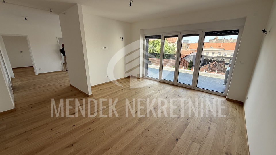 JEDINI I NAJBOLJI PENTHOUSE! LUKSUZ U STROGOM CENTRU GRADA !!!!