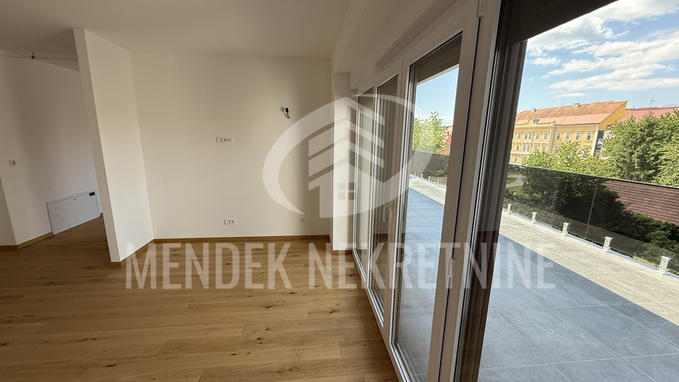 JEDINI I NAJBOLJI PENTHOUSE! LUKSUZ U STROGOM CENTRU GRADA !!!!