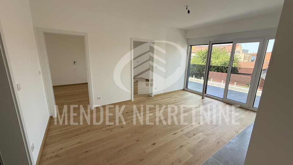 JEDINI I NAJBOLJI PENTHOUSE! LUKSUZ U STROGOM CENTRU GRADA !!!!