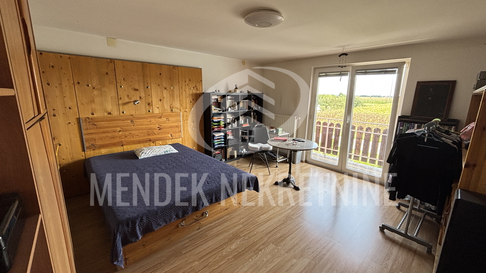House&comma; 160 m2&comma; For Sale&comma; Trnovec Bartolove&ccaron;ki - &Zcaron;abnik