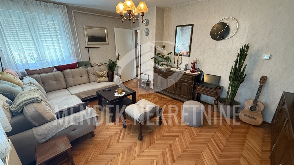 House, 100 m2, For Sale, Varaždin - Banfica