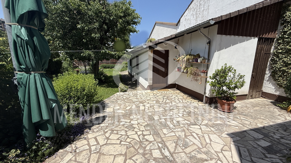 House, 100 m2, For Sale, Varaždin - Banfica