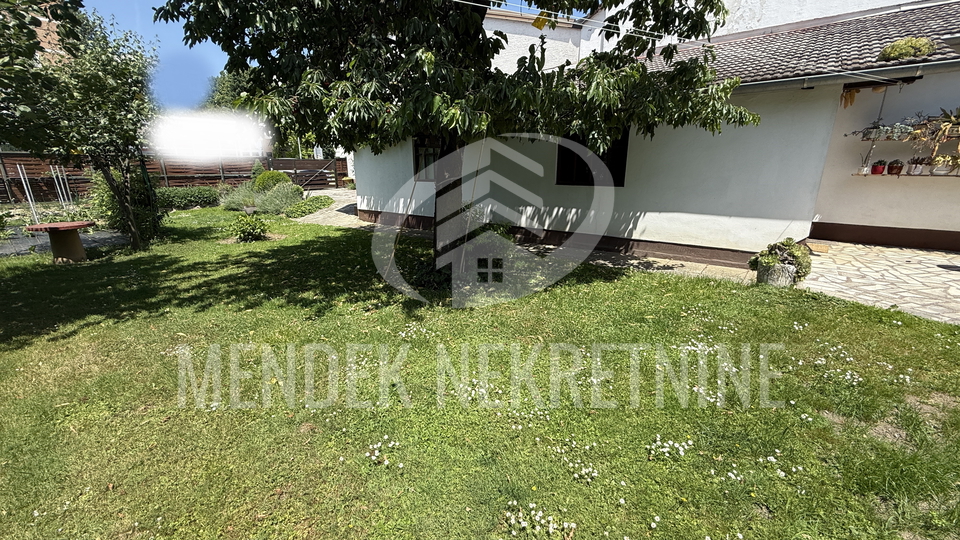 House, 100 m2, For Sale, Varaždin - Banfica