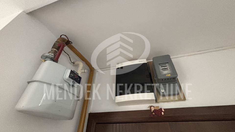 3 - SOBAN STAN PORED VARA&Zcaron;DINSKE BOLNICE