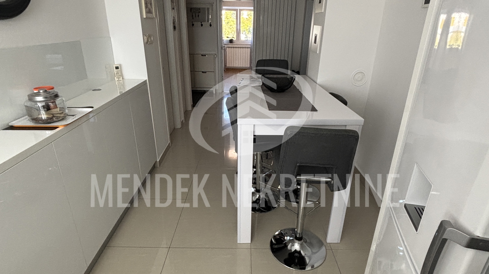 3 - SOBAN STAN PORED VARA&Zcaron;DINSKE BOLNICE
