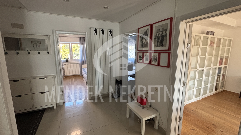 3 - SOBAN STAN PORED VARA&Zcaron;DINSKE BOLNICE