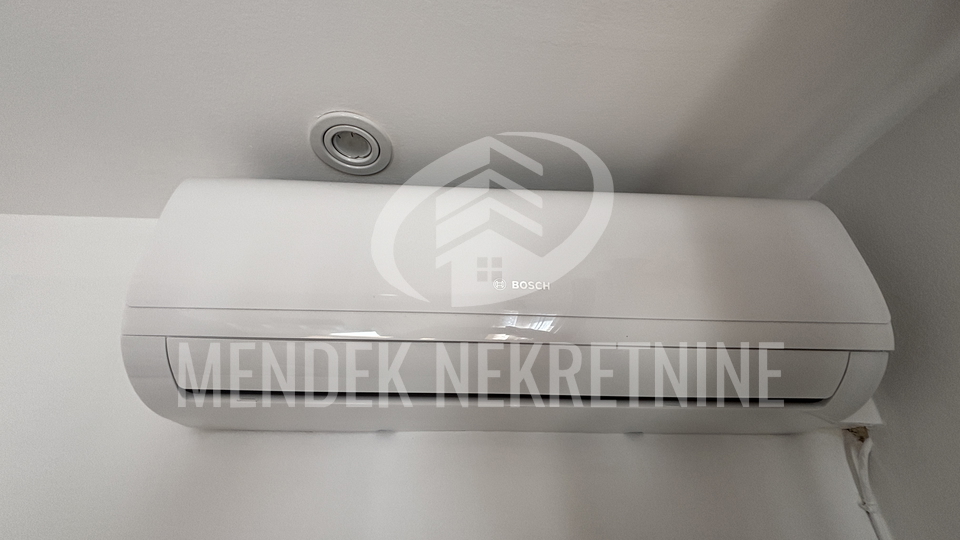 3 - SOBAN STAN PORED VARA&Zcaron;DINSKE BOLNICE