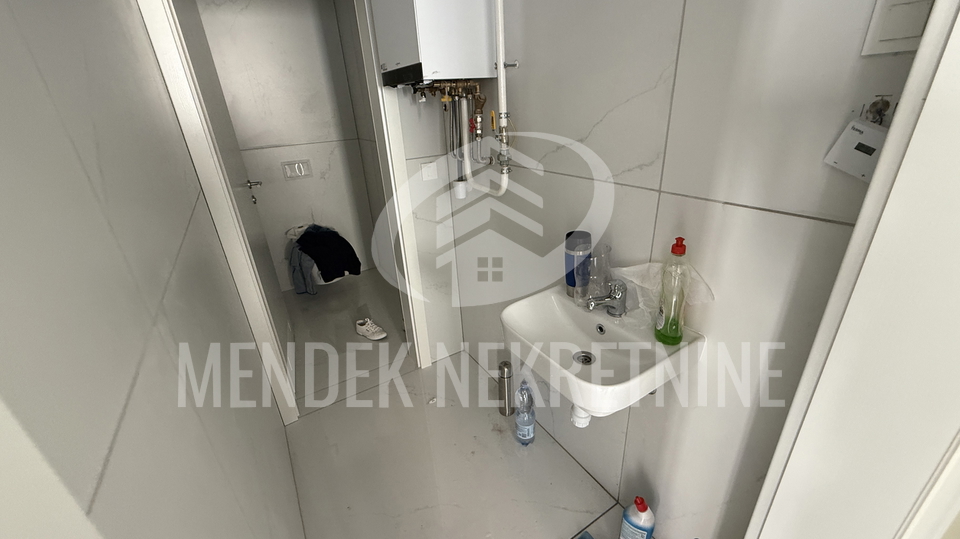 Gesch&auml;ftsraum&comma; 134 m2&comma; Vermietung&comma; Vara&zcaron;din - Centar