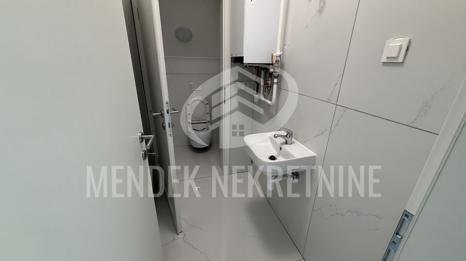 Gesch&auml;ftsraum&comma; 134 m2&comma; Vermietung&comma; Vara&zcaron;din - Centar