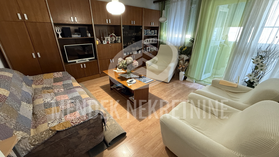 BEZ PROVIZIJE! 2 SOBAN STAN, 54 m2, useljivo, Banfica, Varaždin