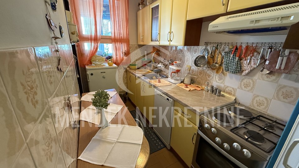 BEZ PROVIZIJE! 2 SOBAN STAN, 54 m2, useljivo, Banfica, Varaždin