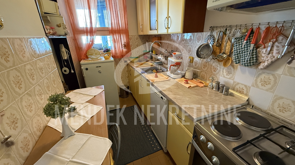 BEZ PROVIZIJE! 2 SOBAN STAN, 54 m2, useljivo, Banfica, Varaždin