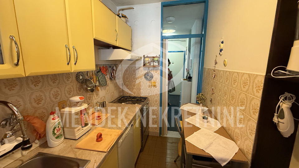 BEZ PROVIZIJE! 2 SOBAN STAN, 54 m2, useljivo, Banfica, Varaždin