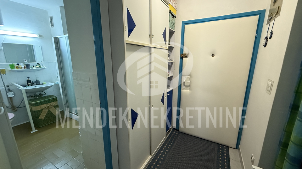 BEZ PROVIZIJE! 2 SOBAN STAN, 54 m2, useljivo, Banfica, Varaždin