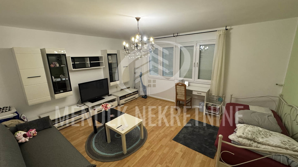 Apartment&comma; 52 m2&comma; For Sale&comma; Vara&zcaron;din - Centar