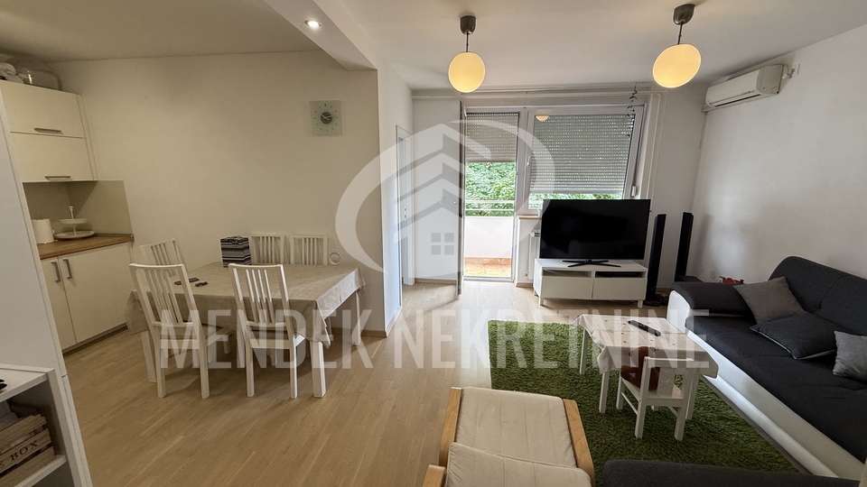 3 SOBAN STAN 65 m2, balkon, 2. kat, useljivo, Čakovec, Jug, najam