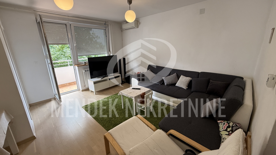 3 SOBAN STAN 65 m2, balkon, 2. kat, useljivo, Čakovec, Jug, najam