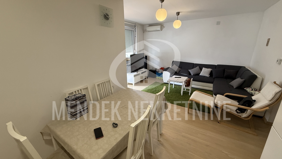 3 SOBAN STAN 65 m2, balkon, 2. kat, useljivo, Čakovec, Jug, najam