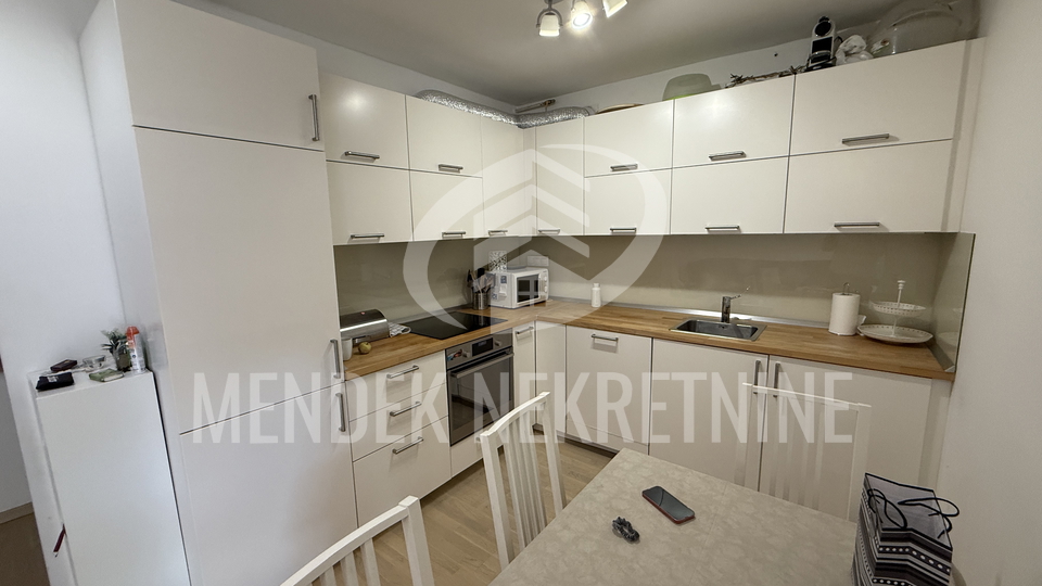 3 SOBAN STAN 65 m2, balkon, 2. kat, useljivo, Čakovec, Jug, najam