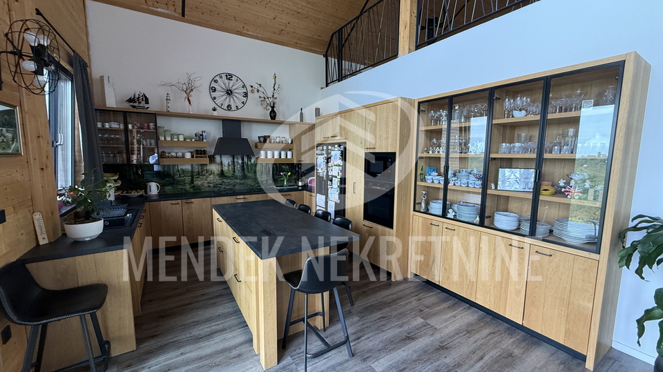 House&comma; 240 m2&comma; For Sale&comma; Vara&zcaron;din Breg